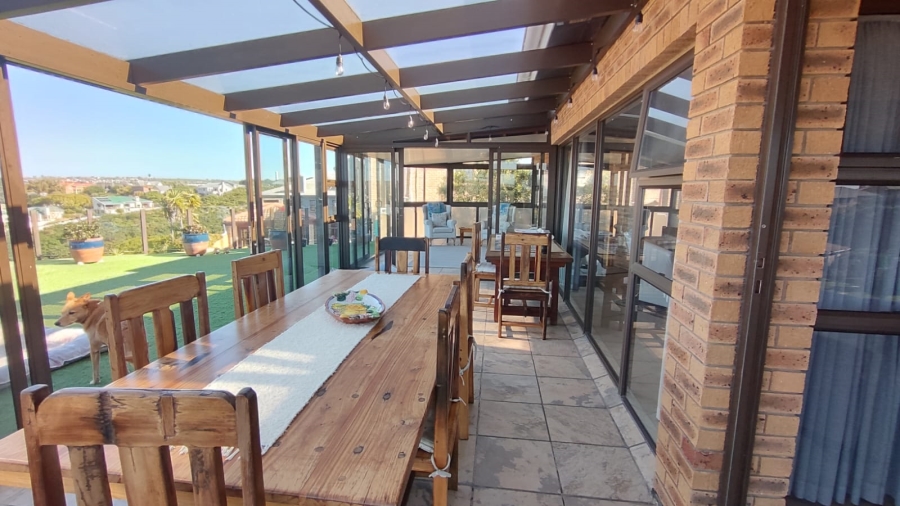 6 Bedroom Property for Sale in Stilbaai Wes Western Cape